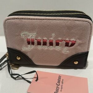 NWT Juicy Couture Double Zipper Wallet with ID, Creditcards, and Bill Slots.